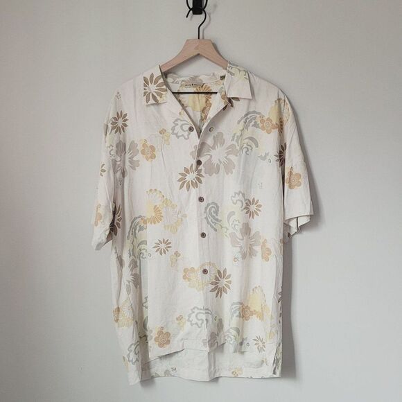 Tommy Bahama Floral Neutral Color Button Down Short Sleeve Shirt Size Large - Picture 1 of 6